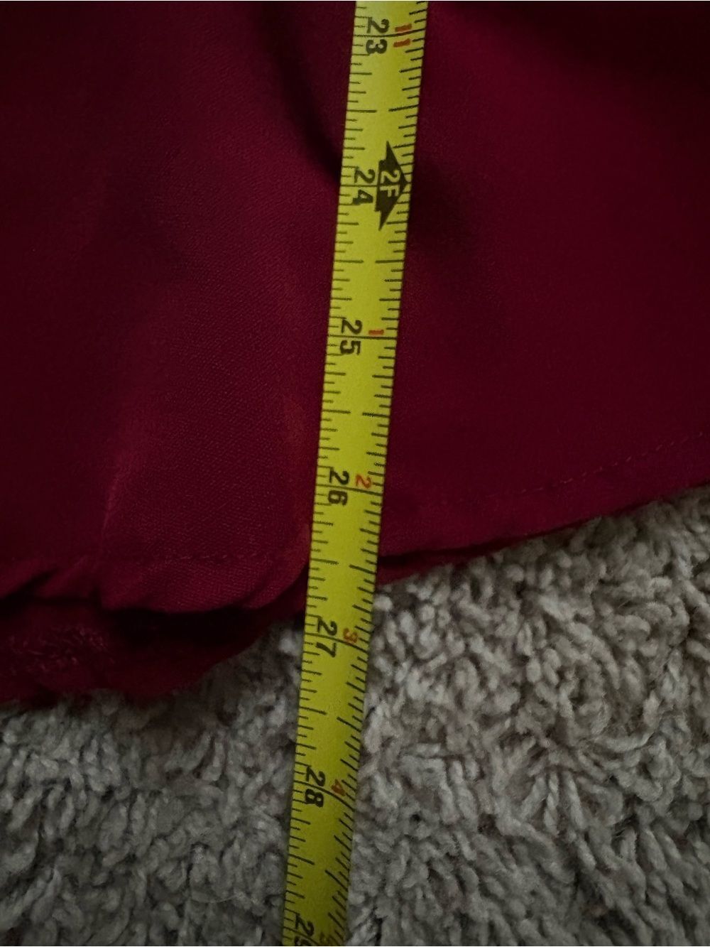 Women’s Sleeveless V-Neck Lace Trim Top in Burgundy - Picture 3 of 4